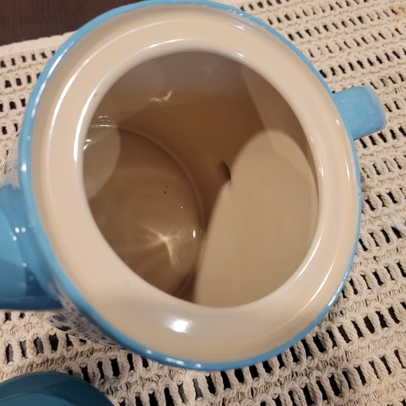 Le Creuset Stoneware Grand Teapot 1.3L in CHAMBRAY BLUE - Picture 5 of 8